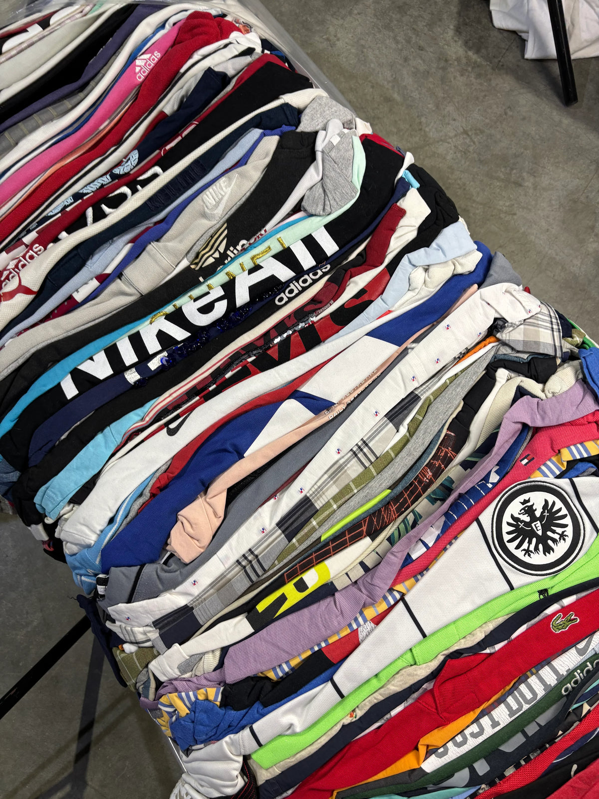 Balas de Ropa Marca Verano 30 KG - Europe Wholesales